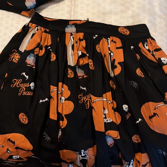 Collectif Jasmine hocus locus top and swing skirt Nwt pinup Halloween skull - Picture 3 of 4